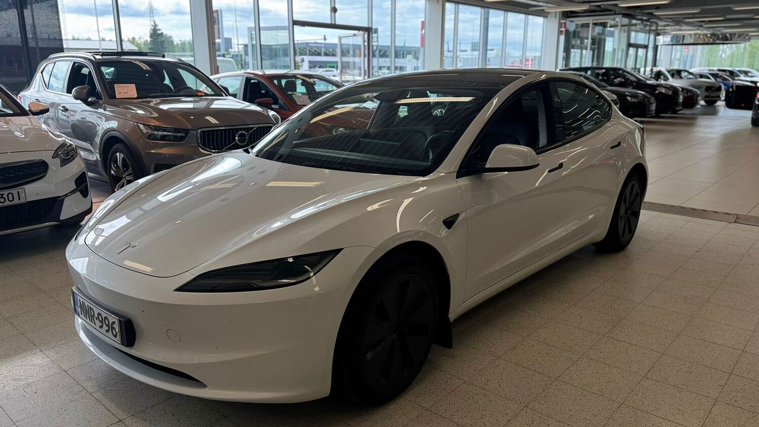 Tesla Model 3 vaihtoauto