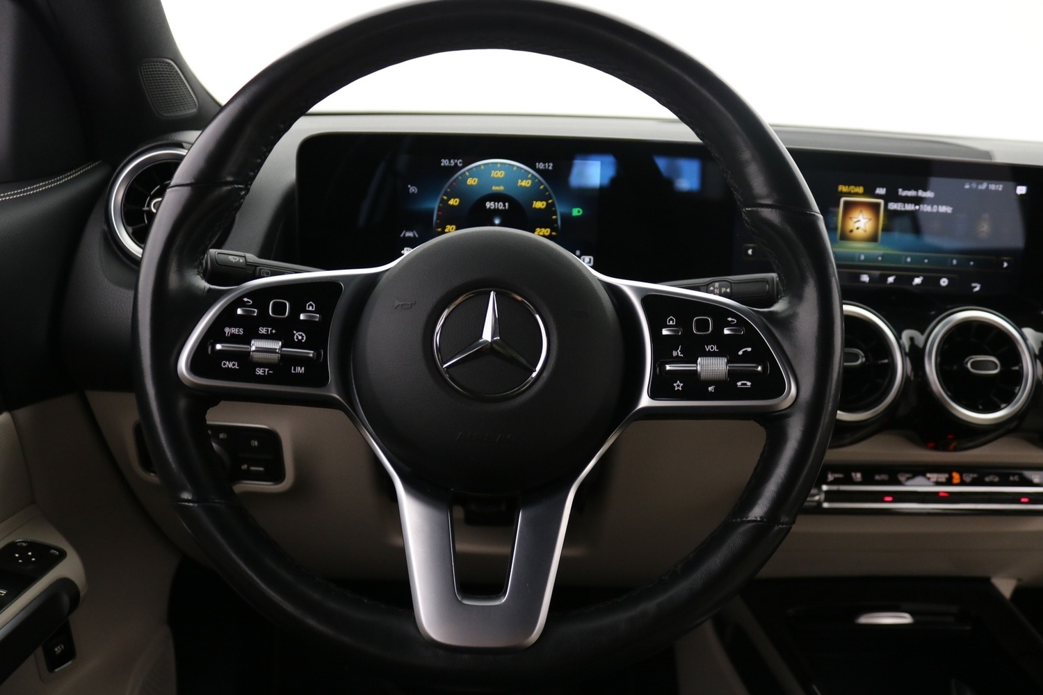 Mercedes-Benz GLB vaihtoauto