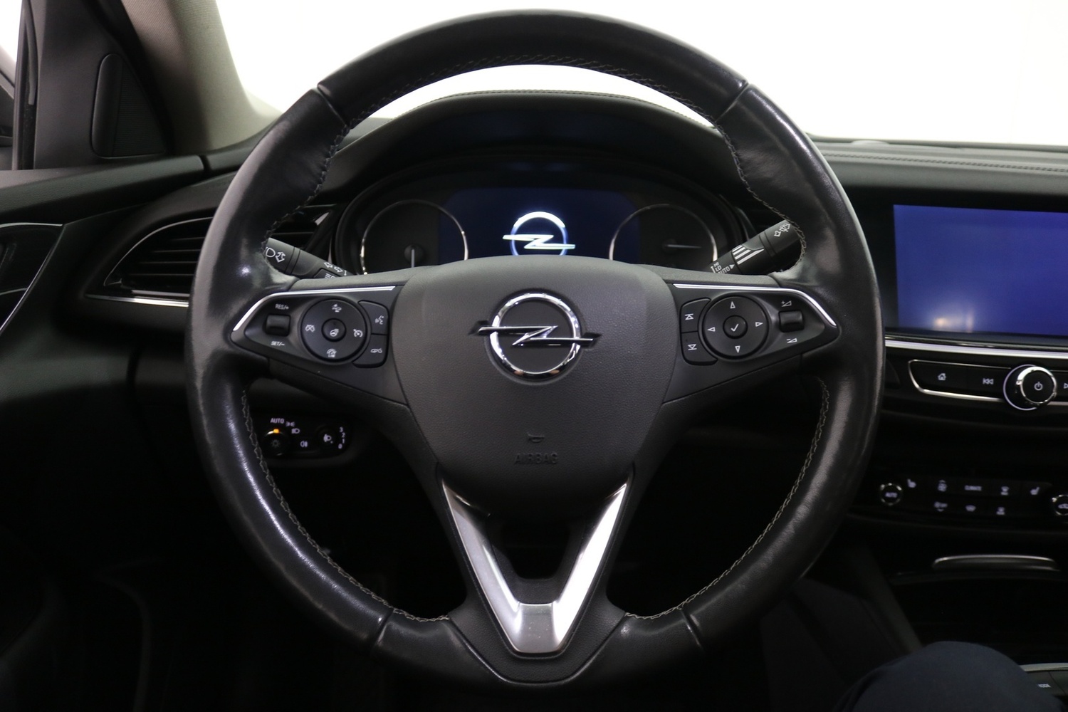 Opel Insignia vaihtoauto