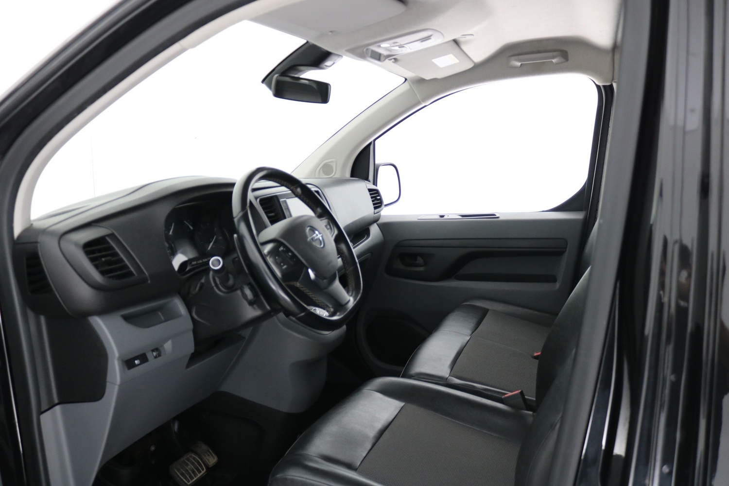 Opel Vivaro vaihtoauto