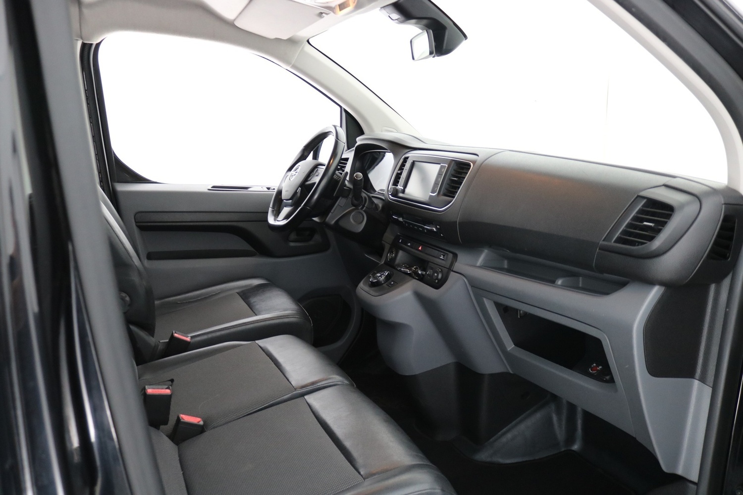 Opel Vivaro vaihtoauto