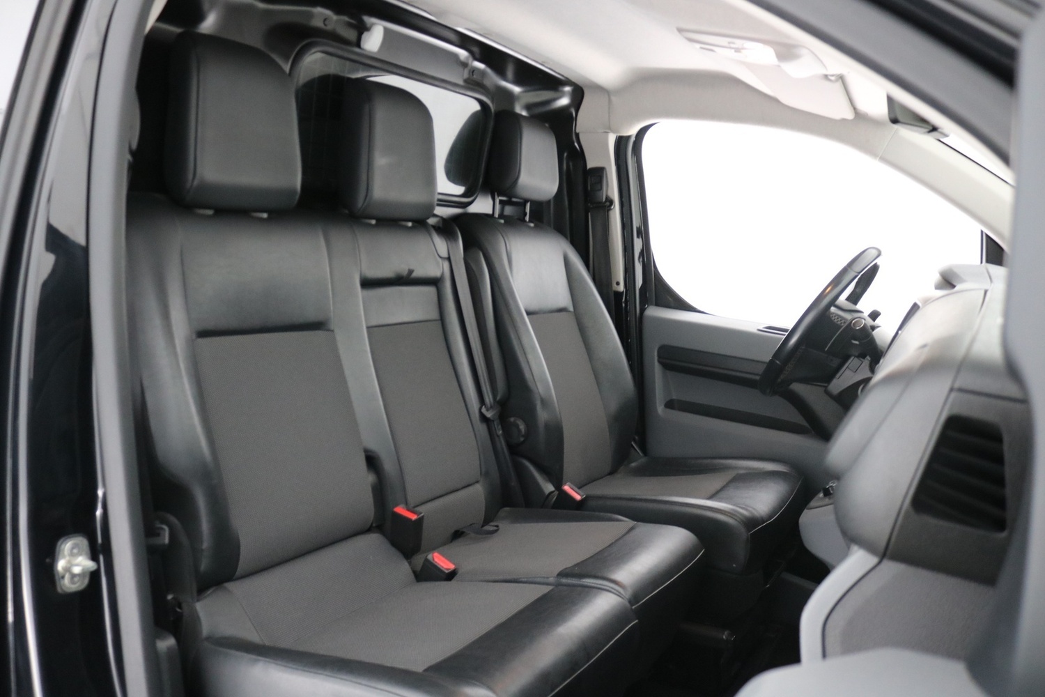 Opel Vivaro vaihtoauto