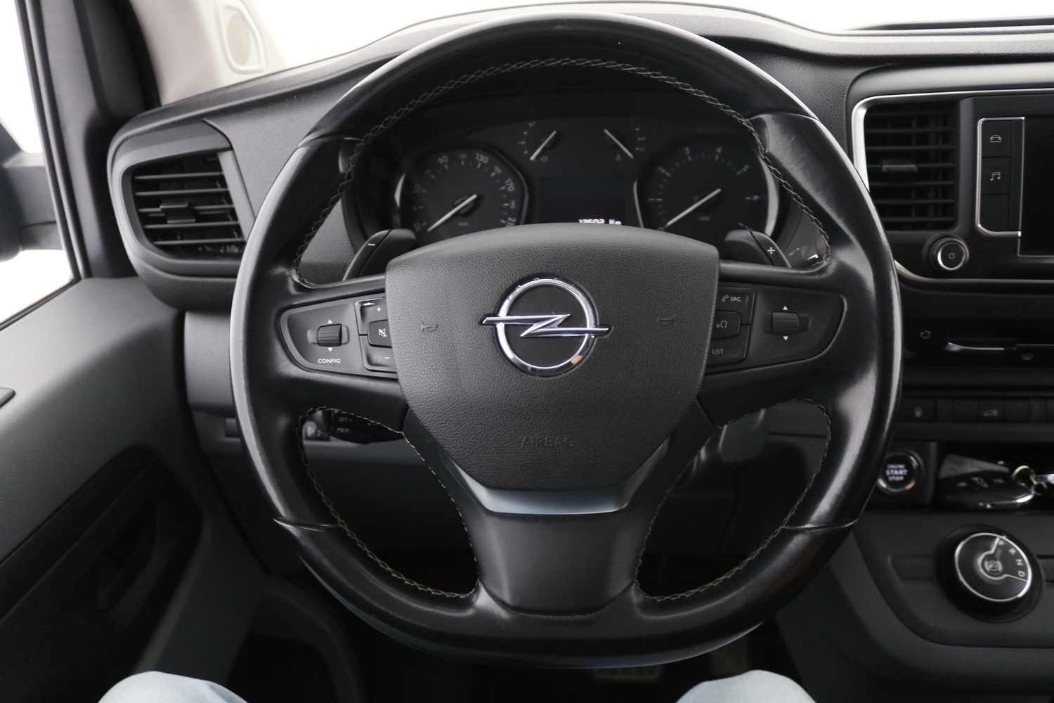 Opel Vivaro vaihtoauto