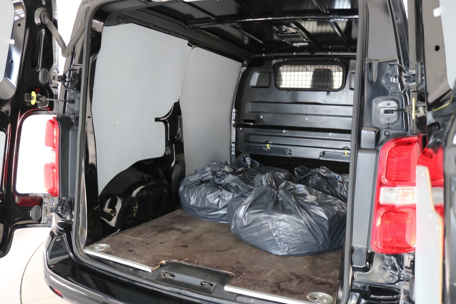 Opel Vivaro vaihtoauto