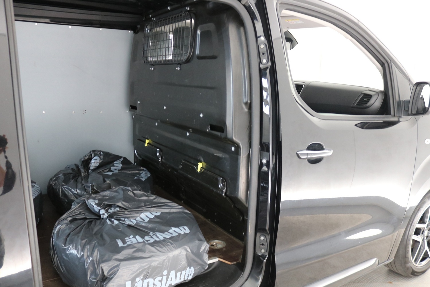 Opel Vivaro vaihtoauto