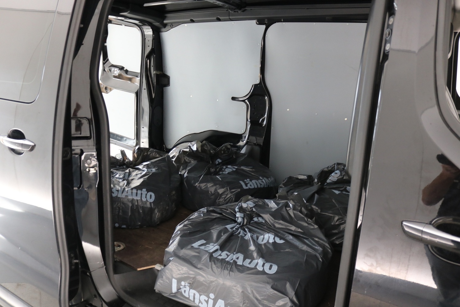 Opel Vivaro vaihtoauto