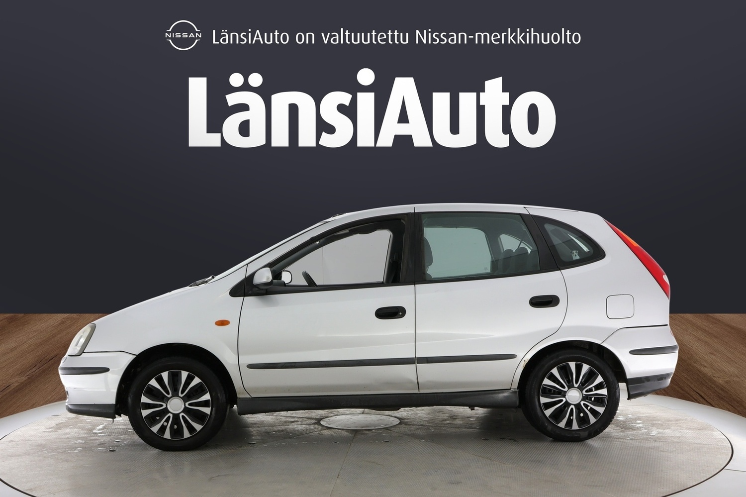 Nissan Almera Tino vaihtoauto