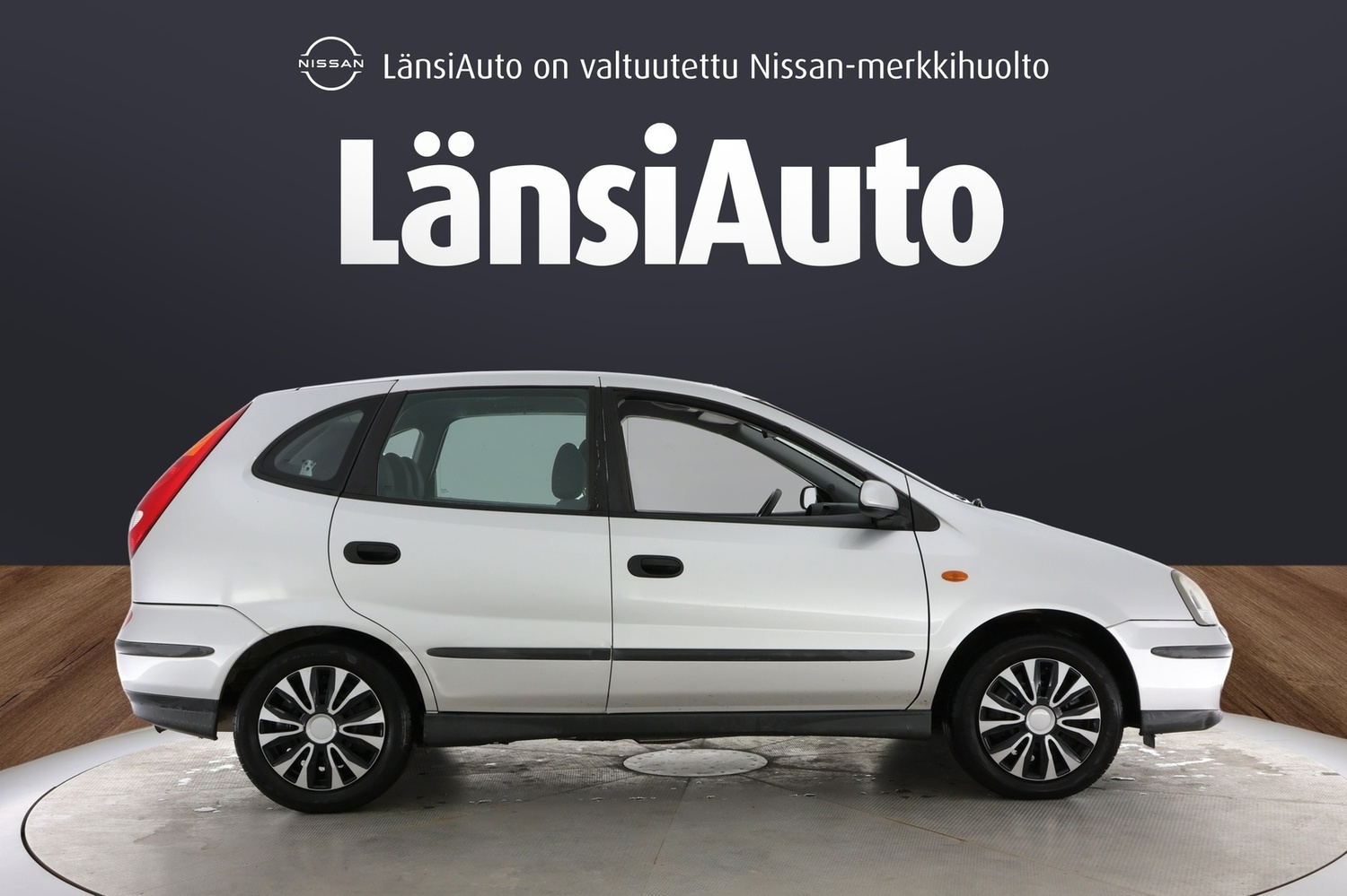 Nissan Almera Tino vaihtoauto