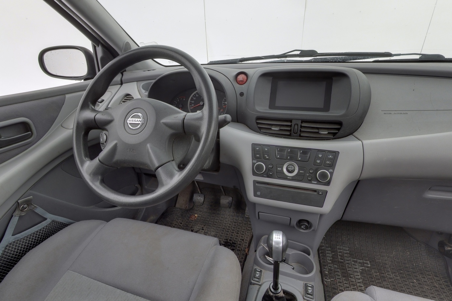 Nissan Almera Tino vaihtoauto