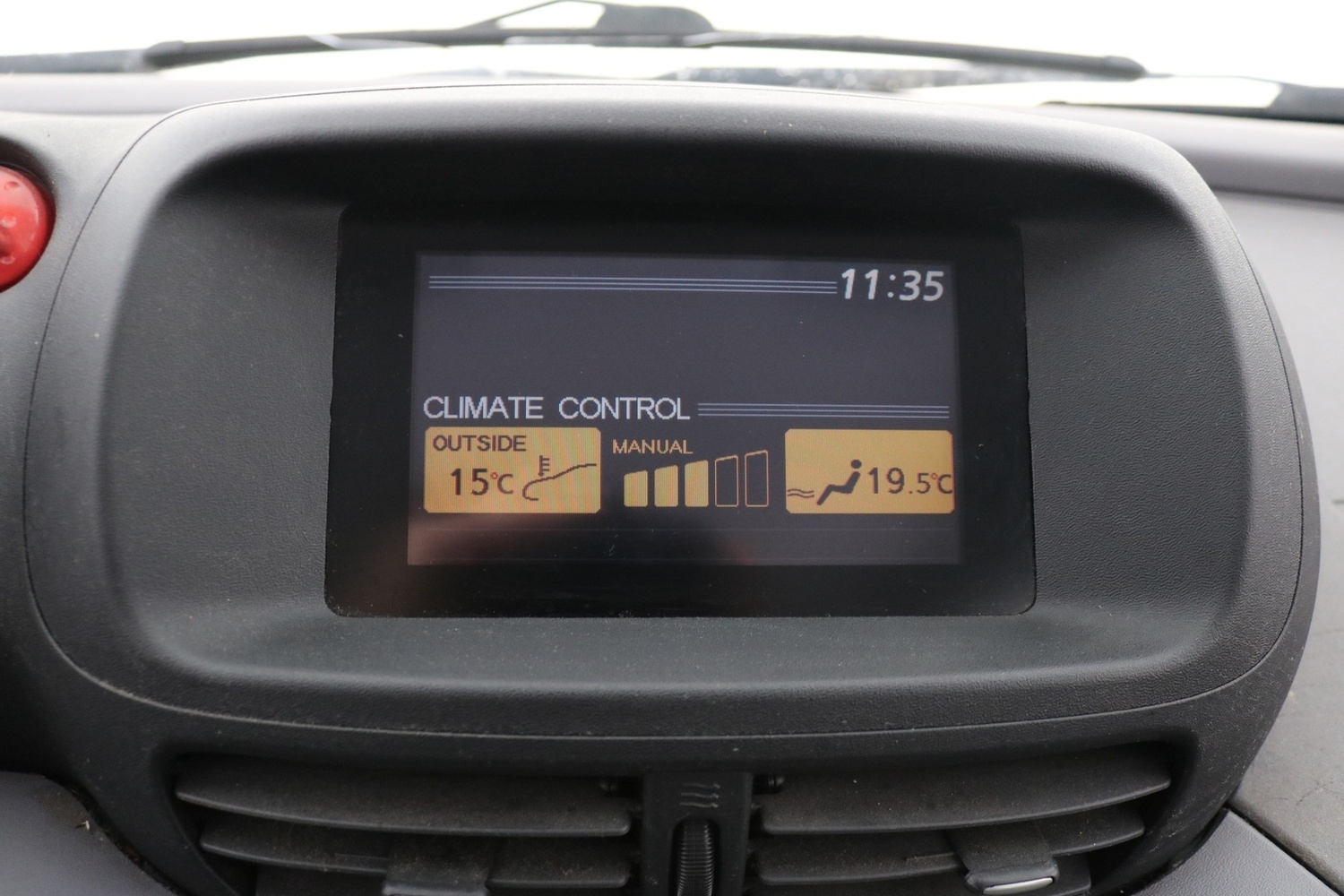 Nissan Almera Tino vaihtoauto