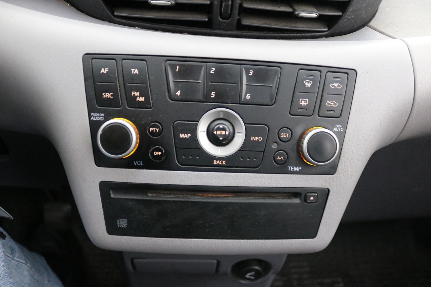 Nissan Almera Tino vaihtoauto