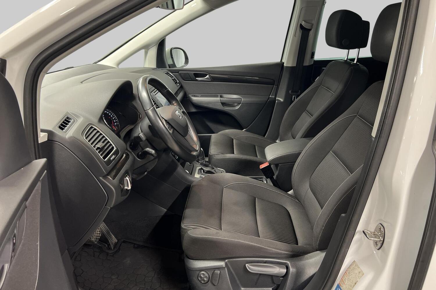 SEAT Alhambra vaihtoauto