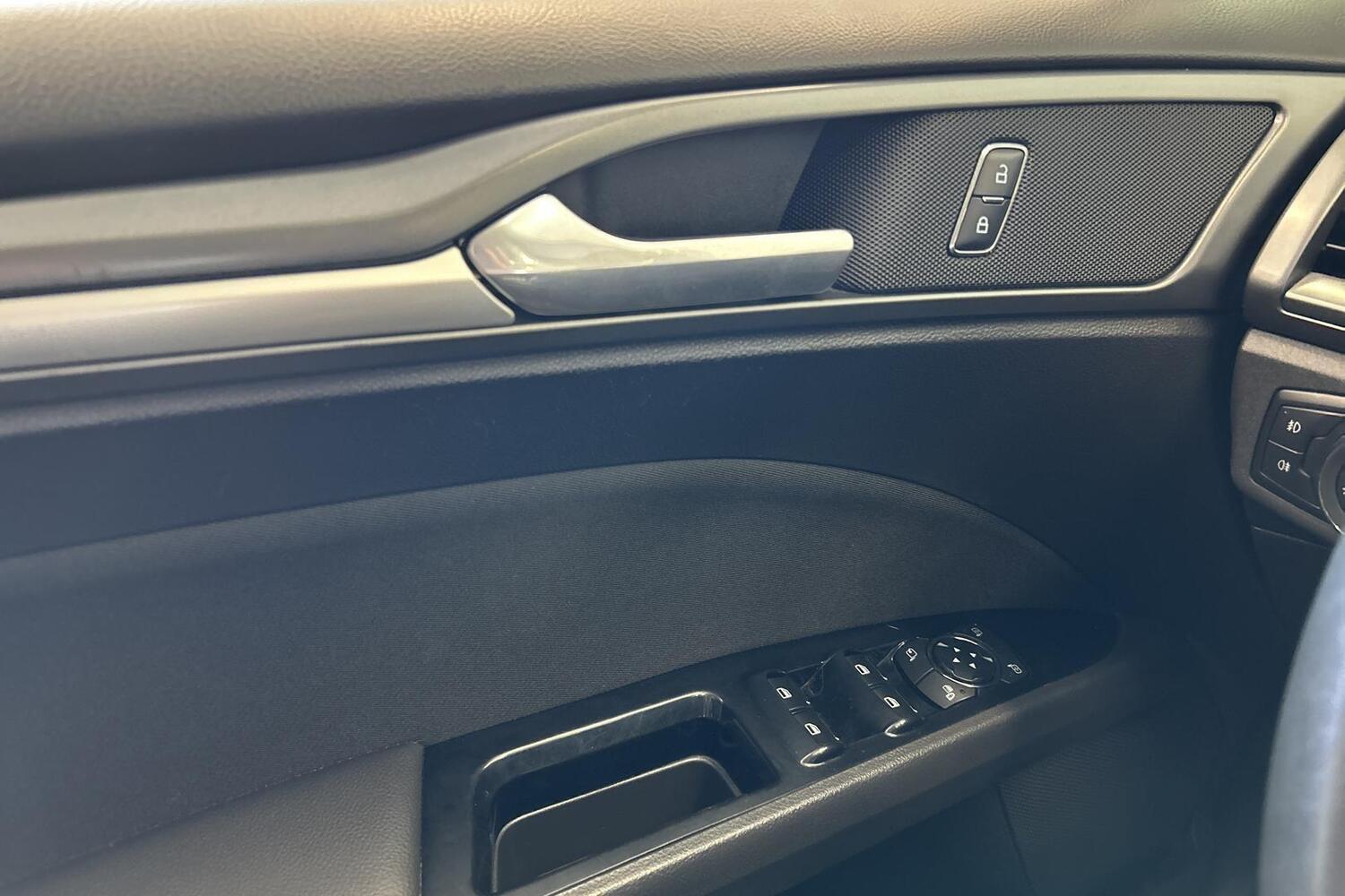 Ford Mondeo vaihtoauto