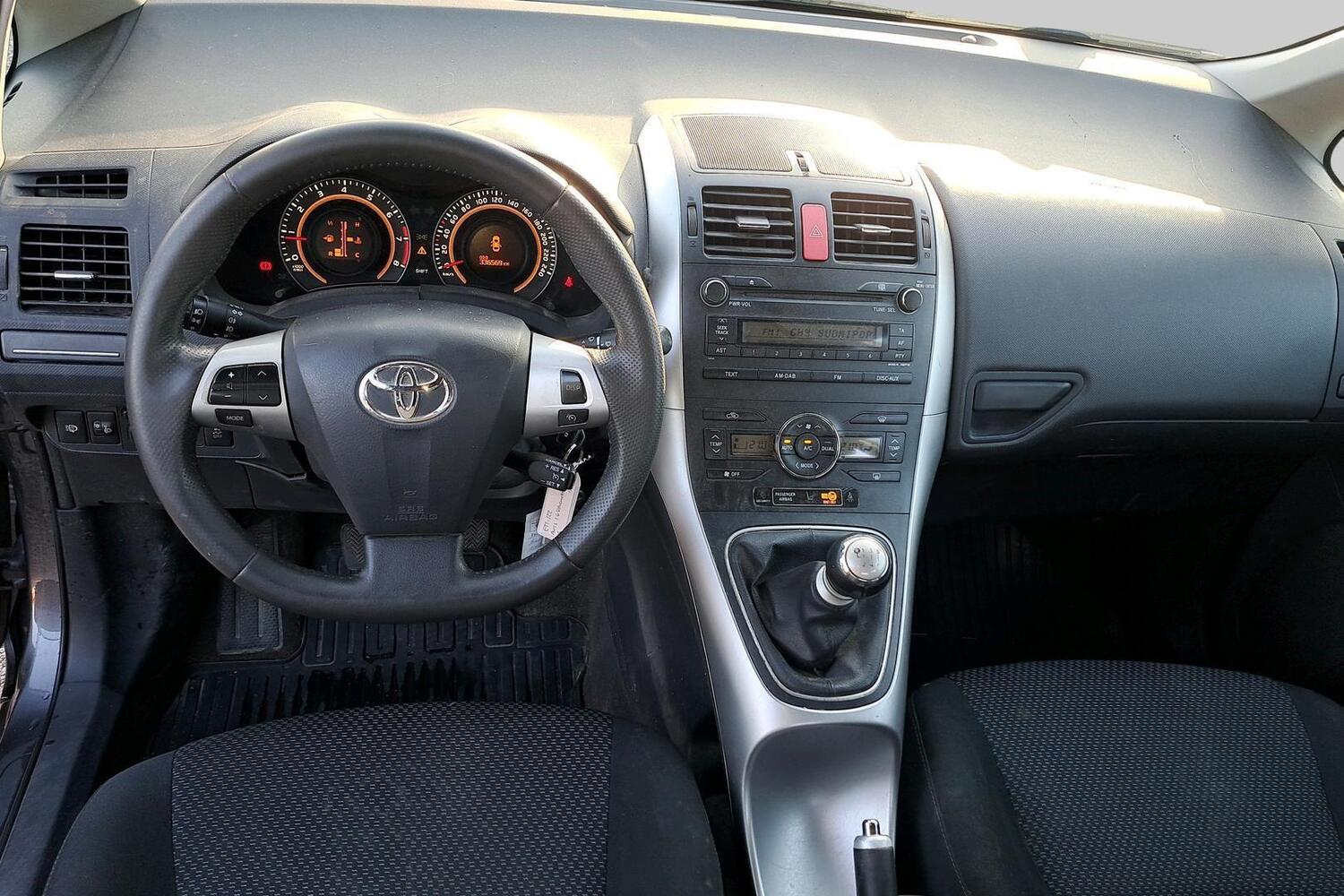 Toyota Auris vaihtoauto