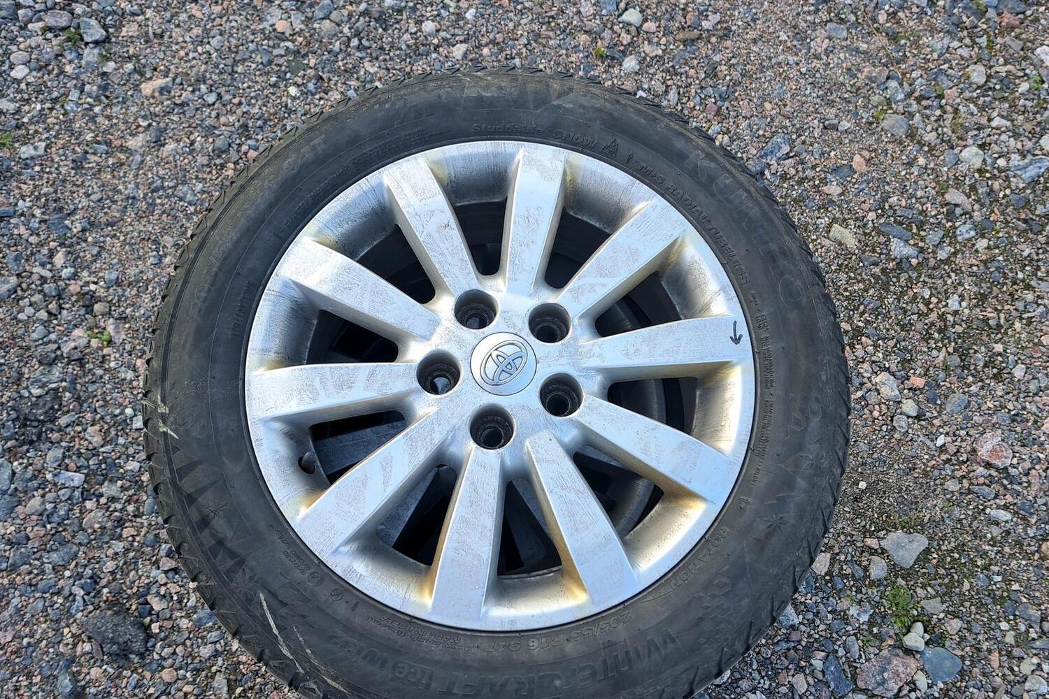Toyota Auris vaihtoauto
