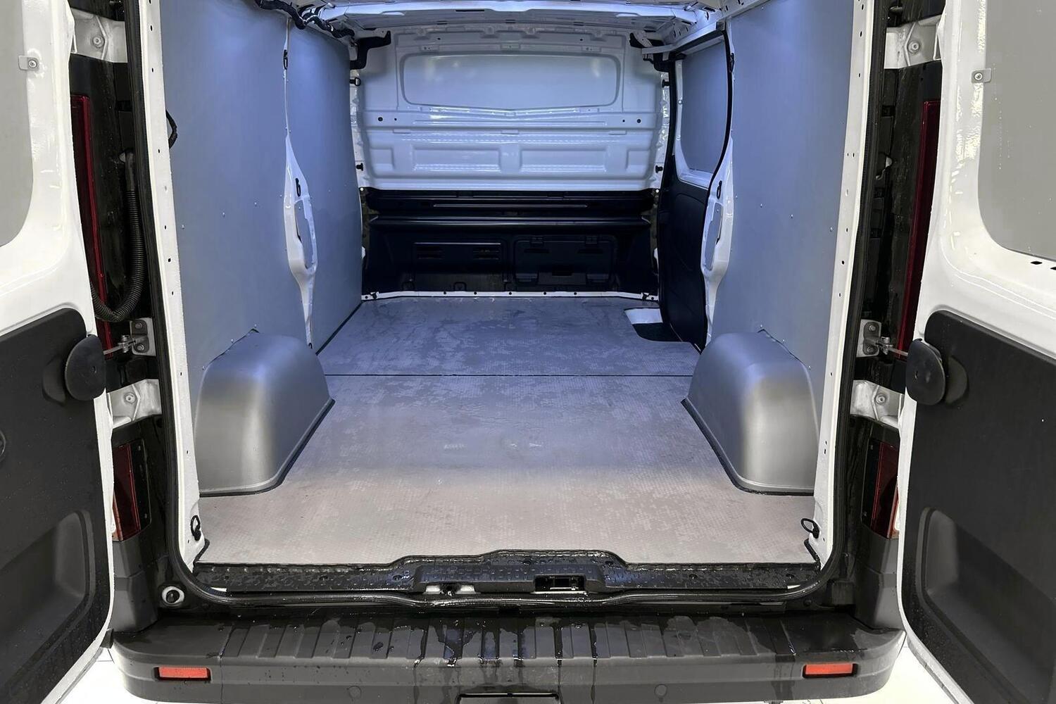 Nissan Primastar vaihtoauto