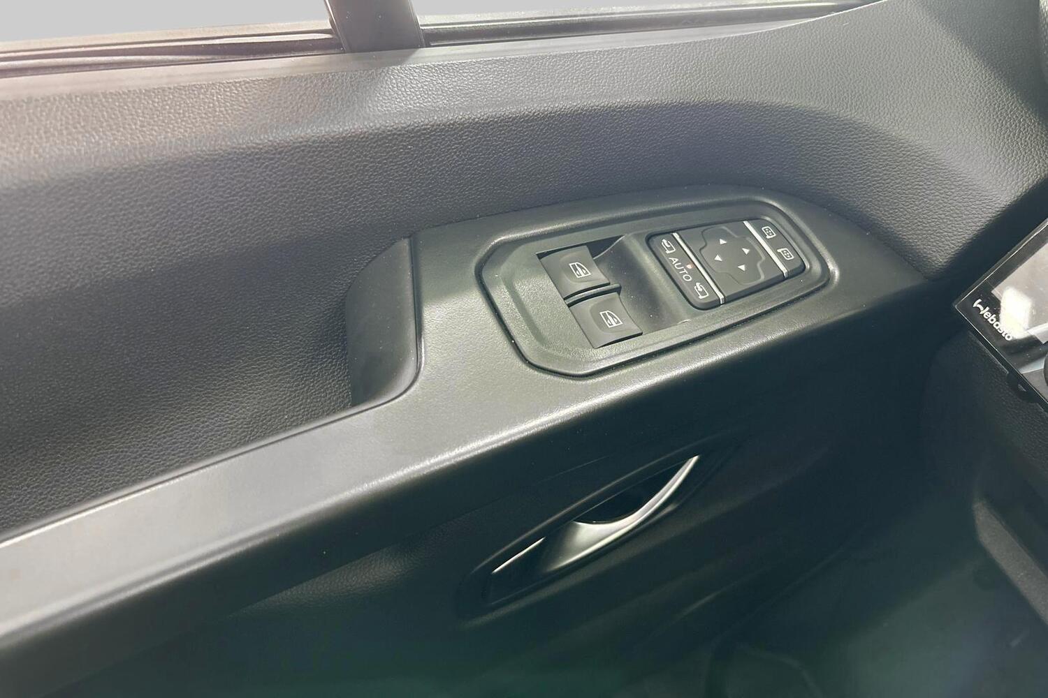 Nissan Primastar vaihtoauto
