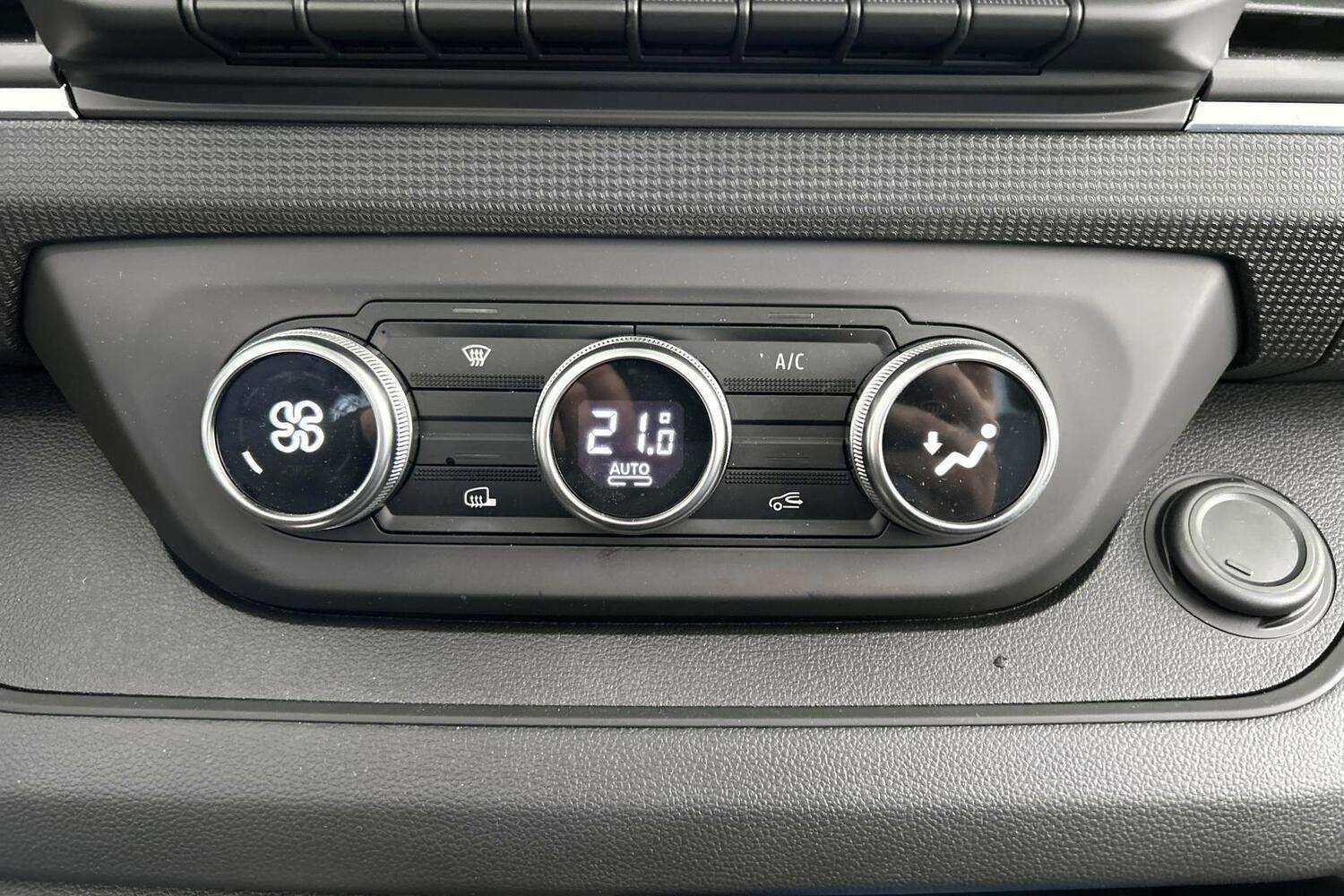 Nissan Primastar vaihtoauto