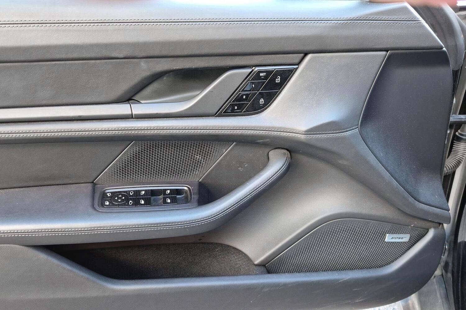 Porsche Taycan vaihtoauto