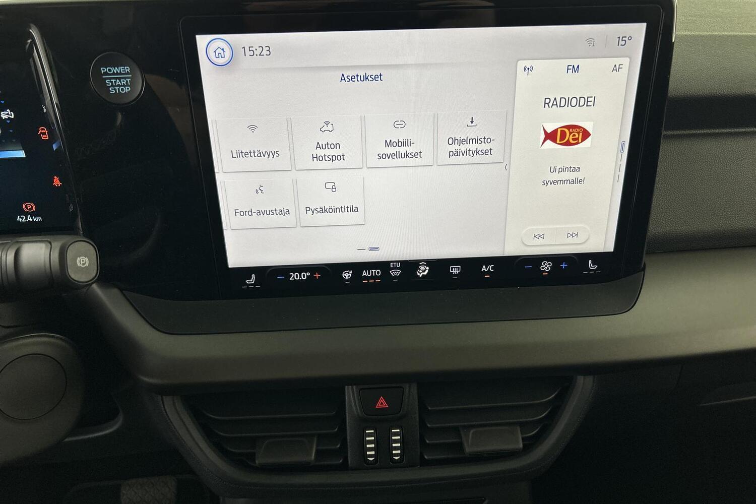 Ford Tourneo Courier vaihtoauto