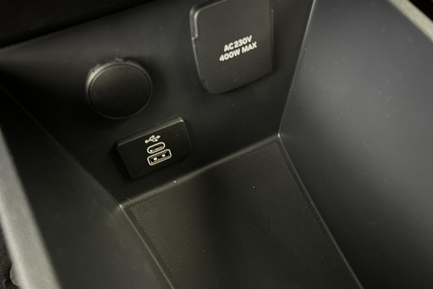 Ford Tourneo Courier vaihtoauto