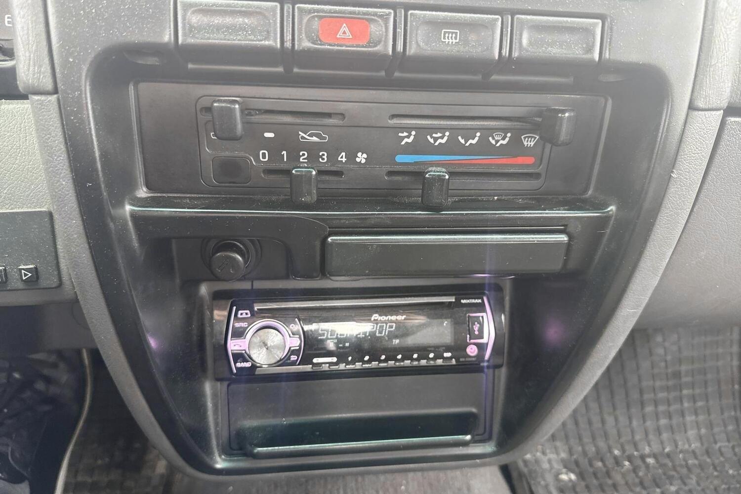 Nissan Pickup vaihtoauto