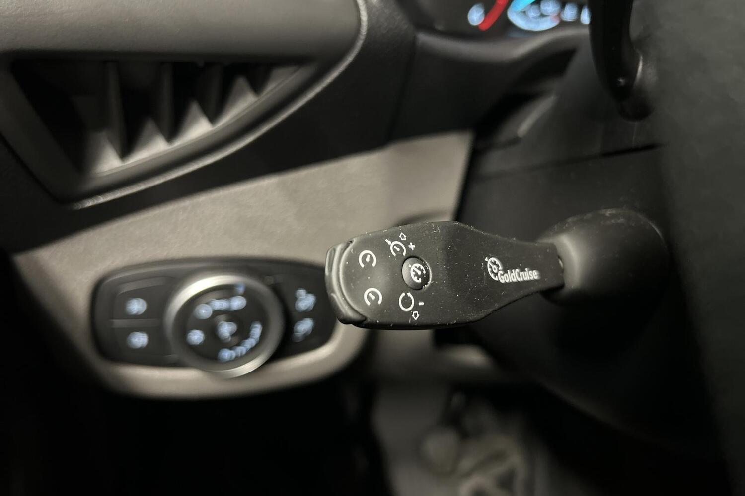 Ford Transit Connect vaihtoauto