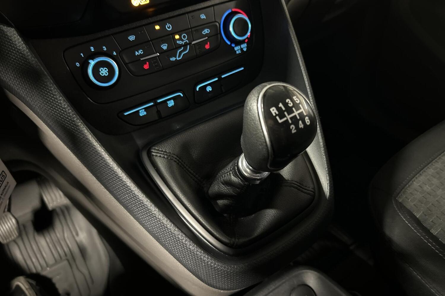 Ford Transit Connect vaihtoauto