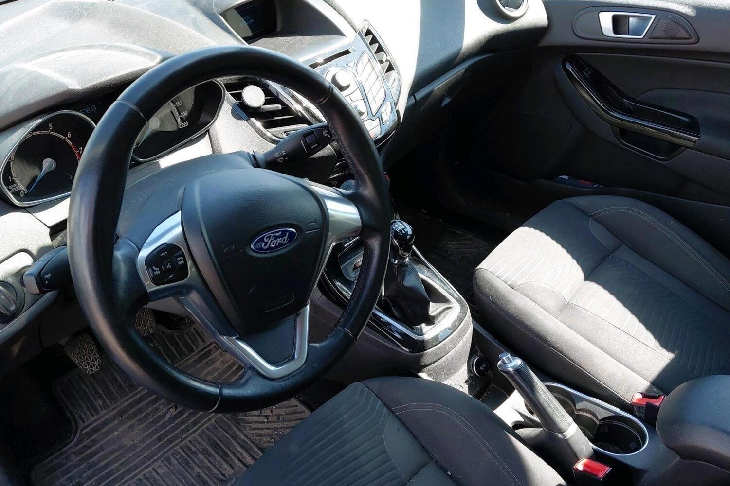 Ford Fiesta vaihtoauto