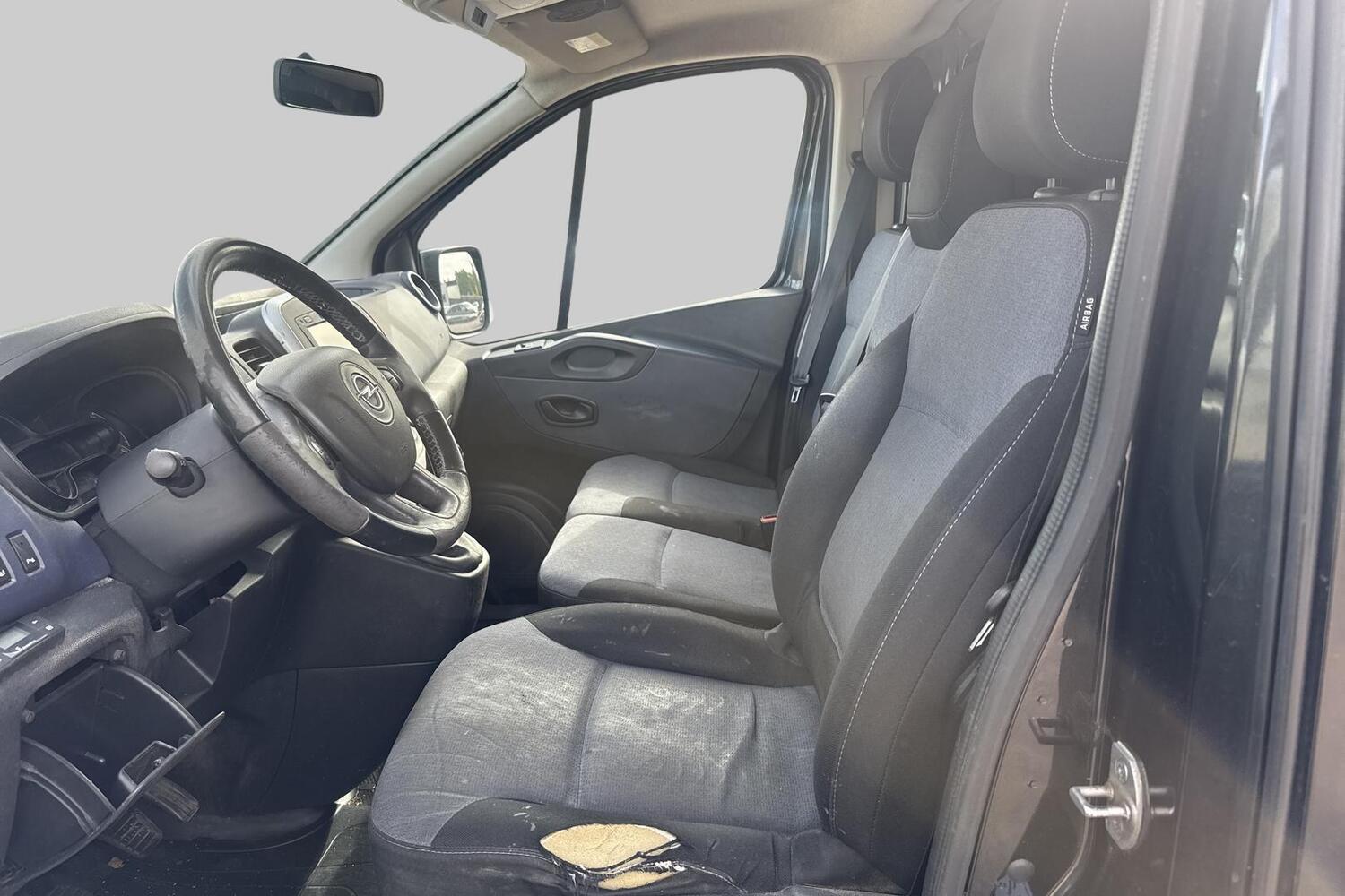 Opel Vivaro vaihtoauto