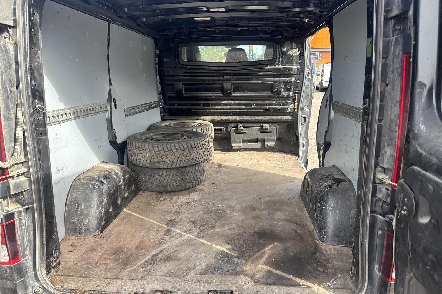 Opel Vivaro vaihtoauto