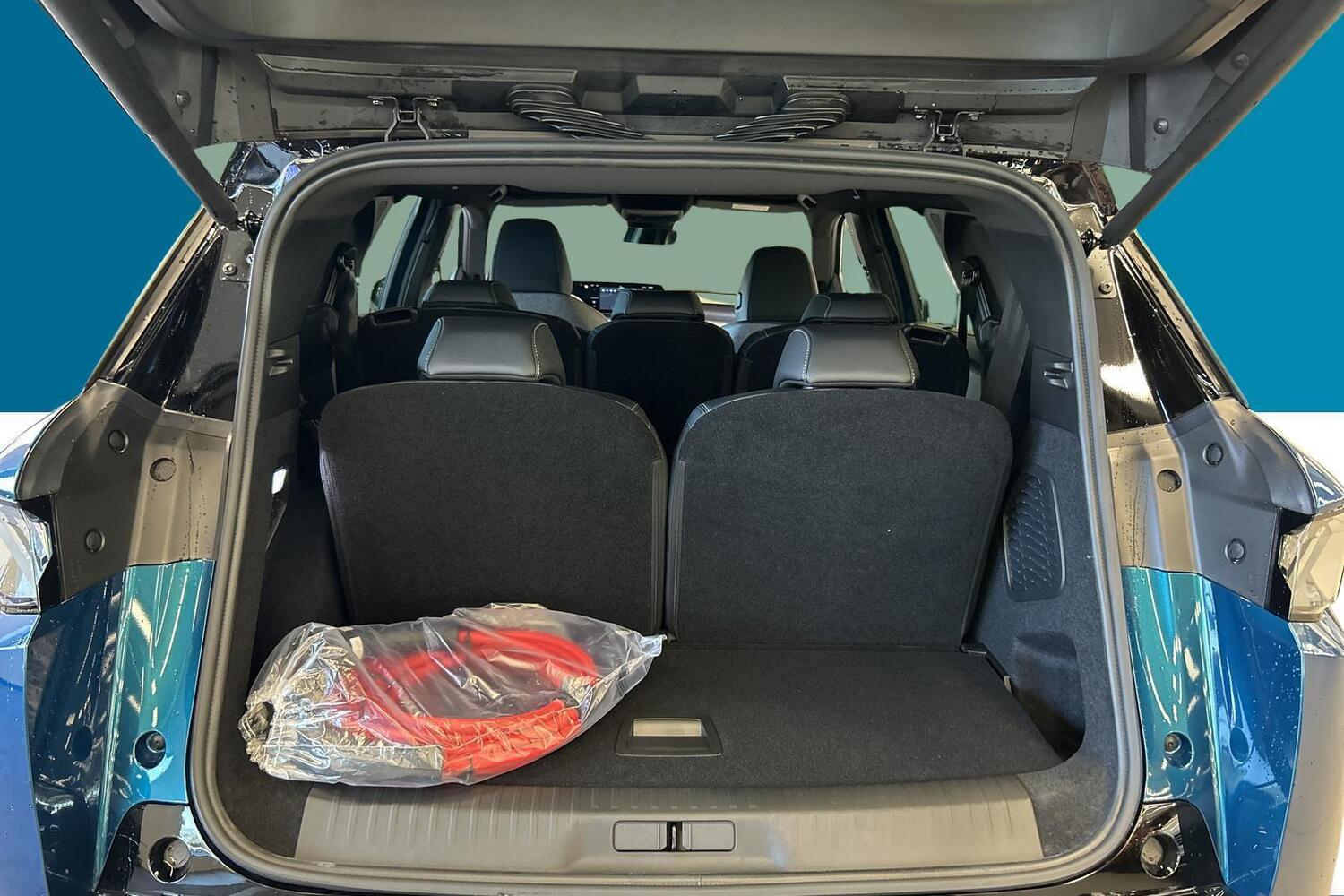Peugeot E-5008 vaihtoauto