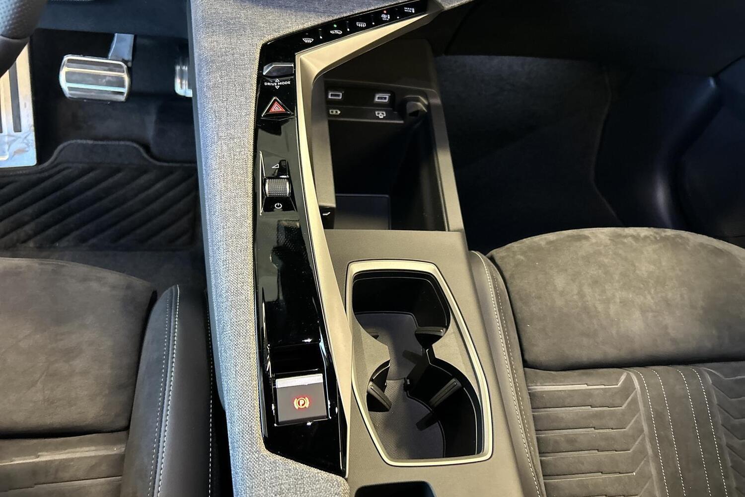 Peugeot E-5008 vaihtoauto
