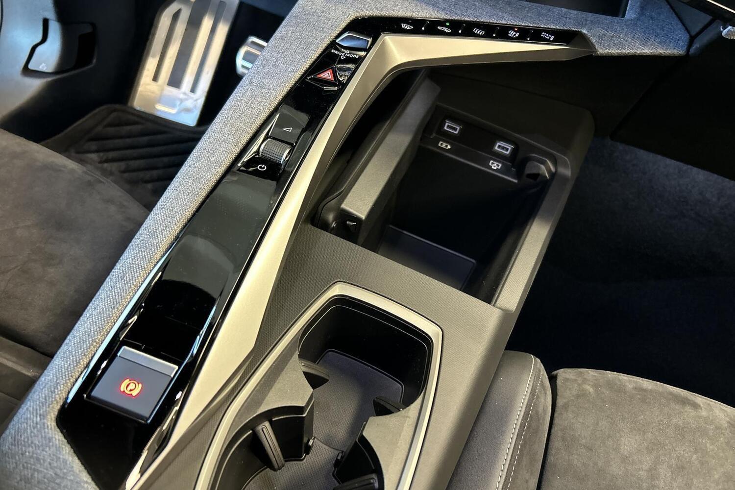 Peugeot E-5008 vaihtoauto
