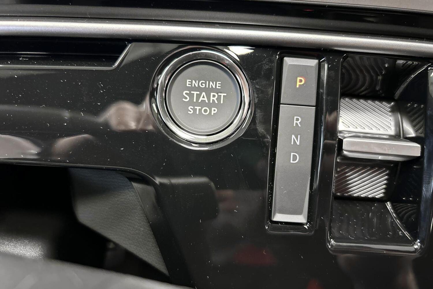 Peugeot E-3008 vaihtoauto