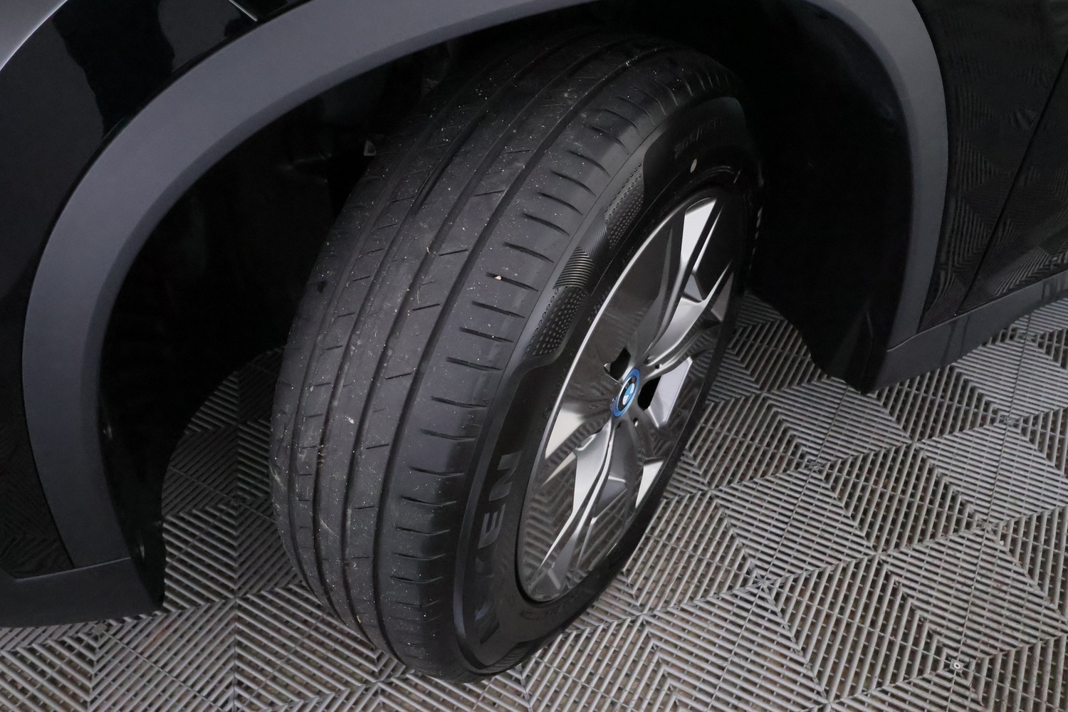 BMW iX1 vaihtoauto