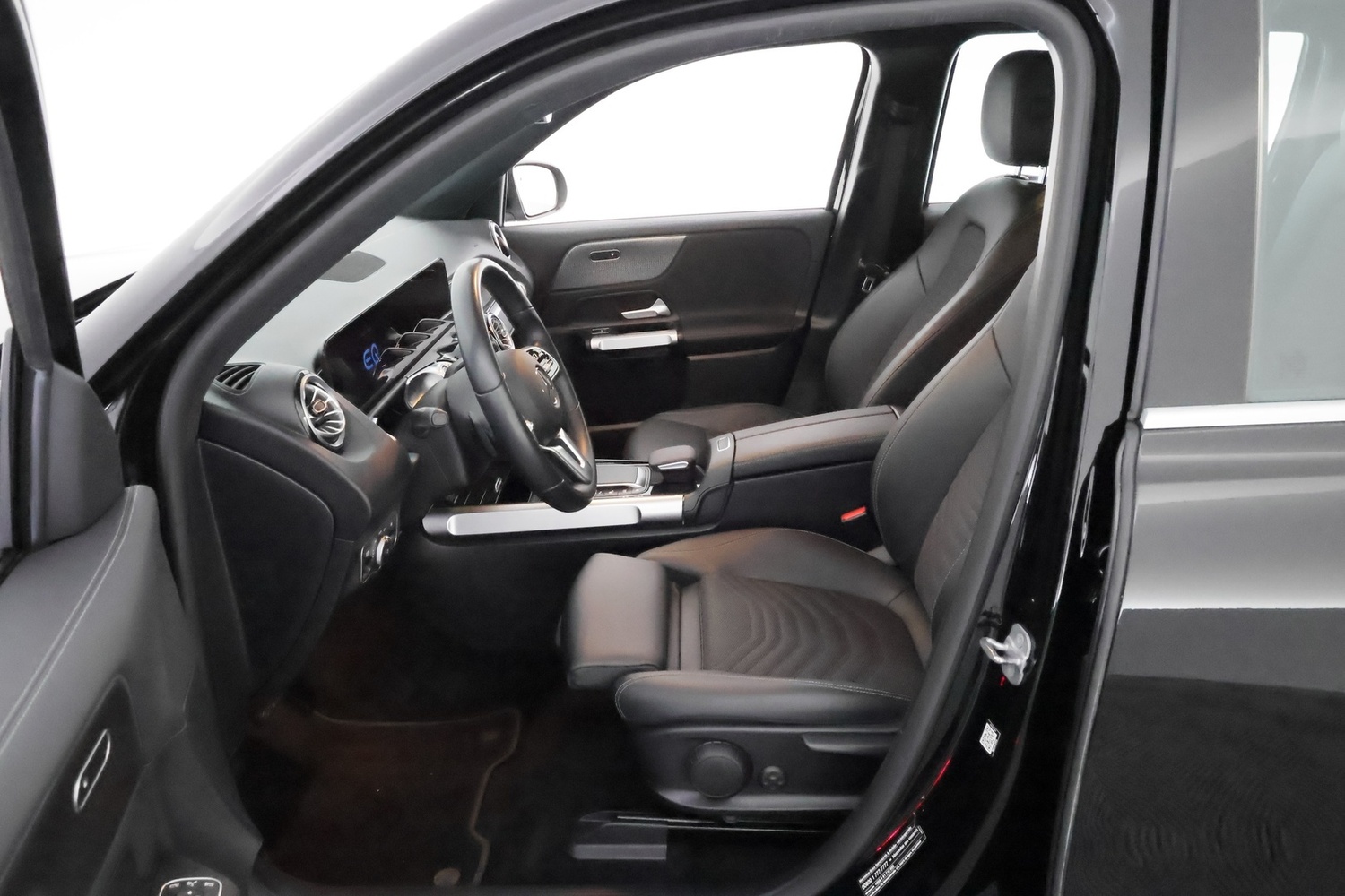 Mercedes-Benz EQB vaihtoauto