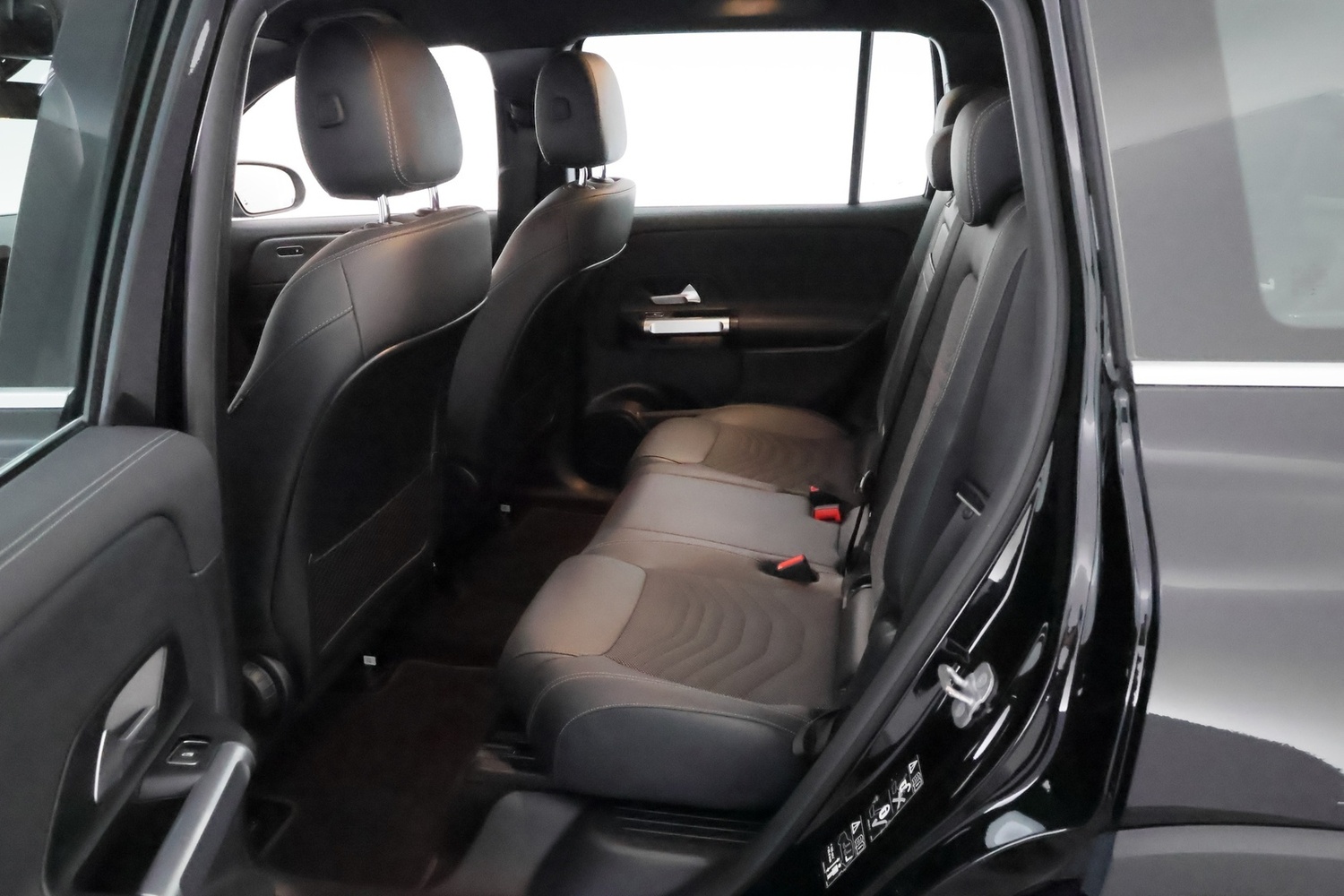 Mercedes-Benz EQB vaihtoauto