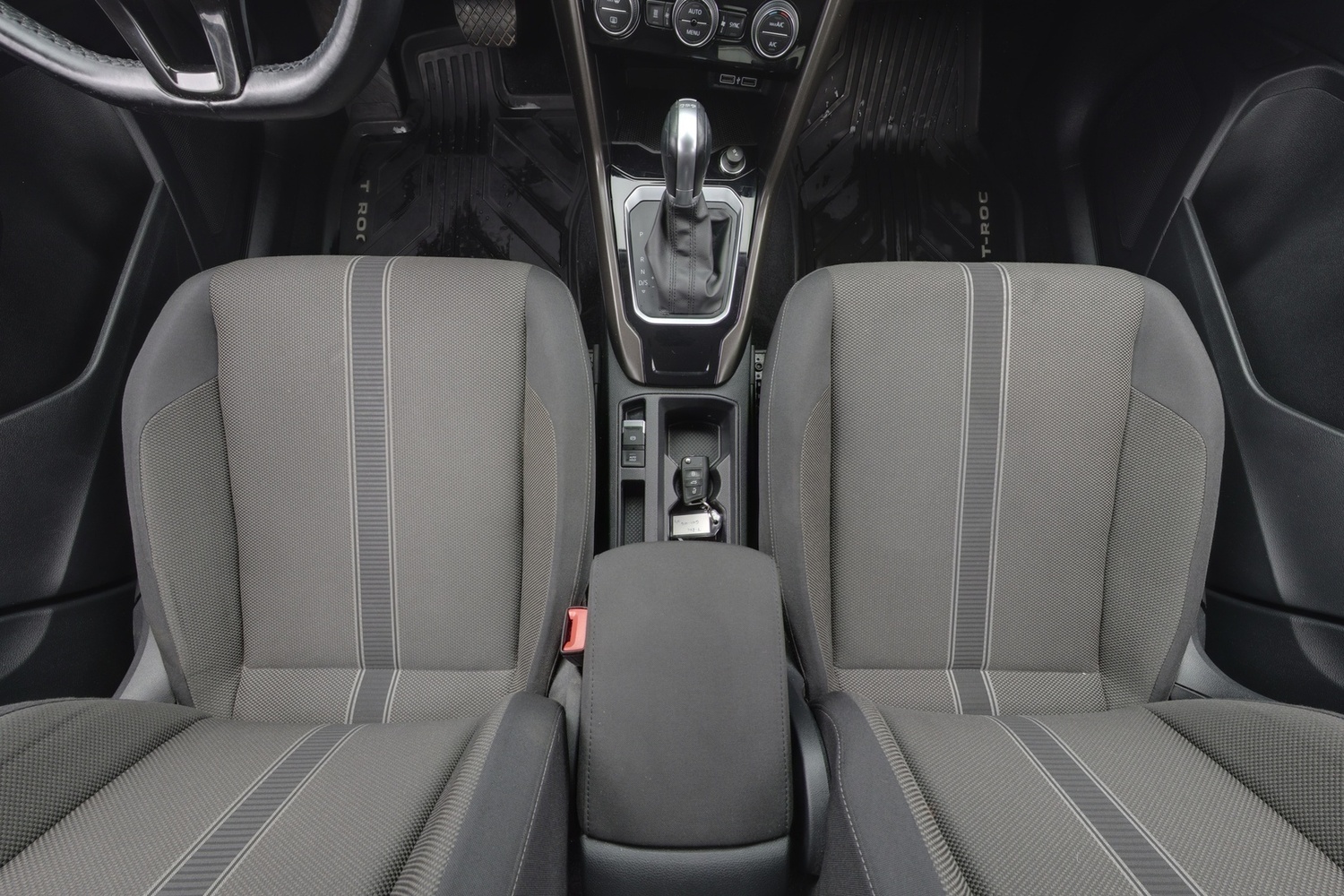 Volkswagen T-Roc vaihtoauto