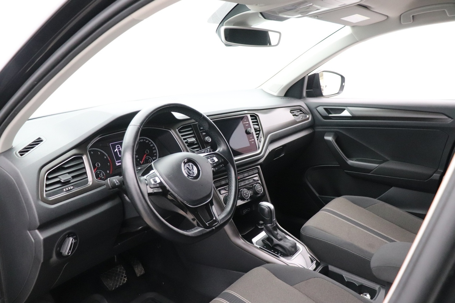 Volkswagen T-Roc vaihtoauto