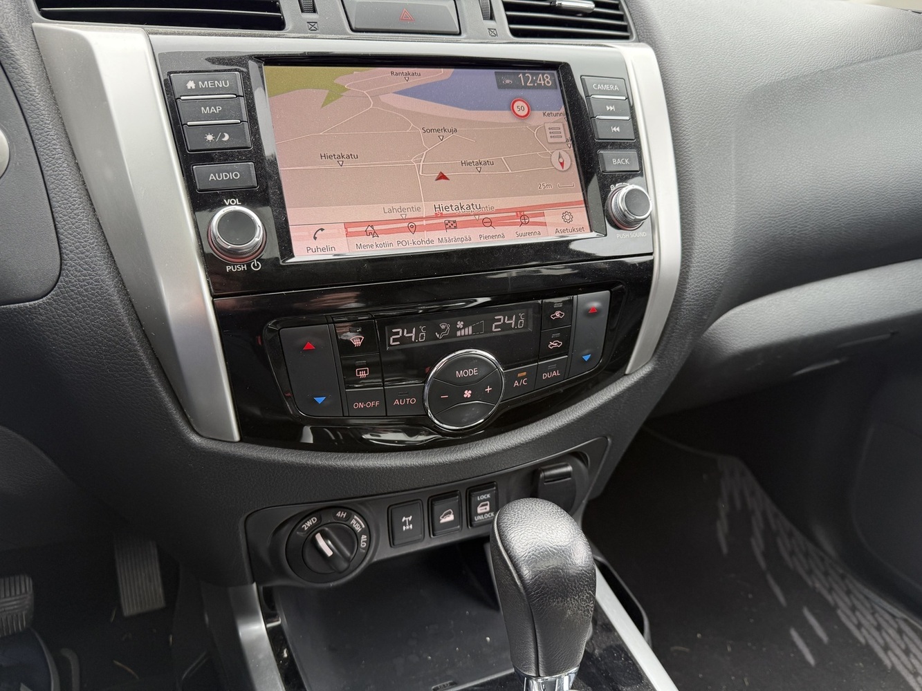 Nissan Navara vaihtoauto