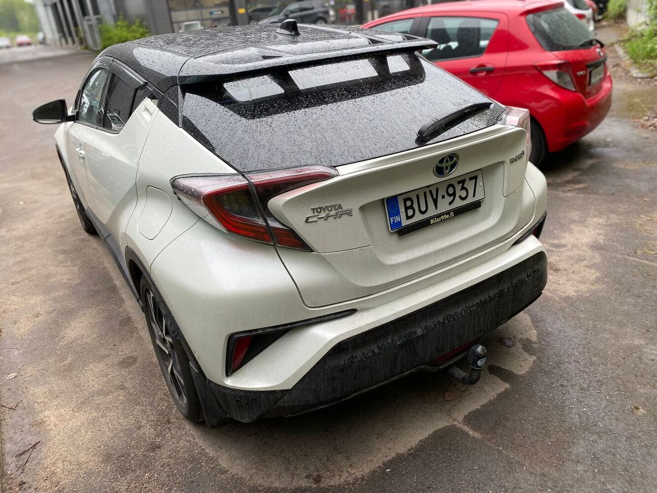 Toyota C-HR vaihtoauto
