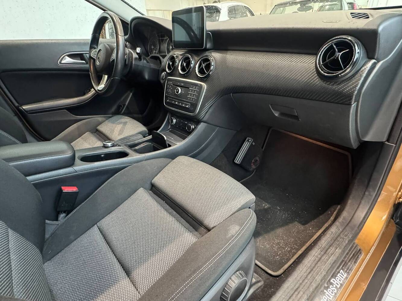 Mercedes-Benz GLA vaihtoauto