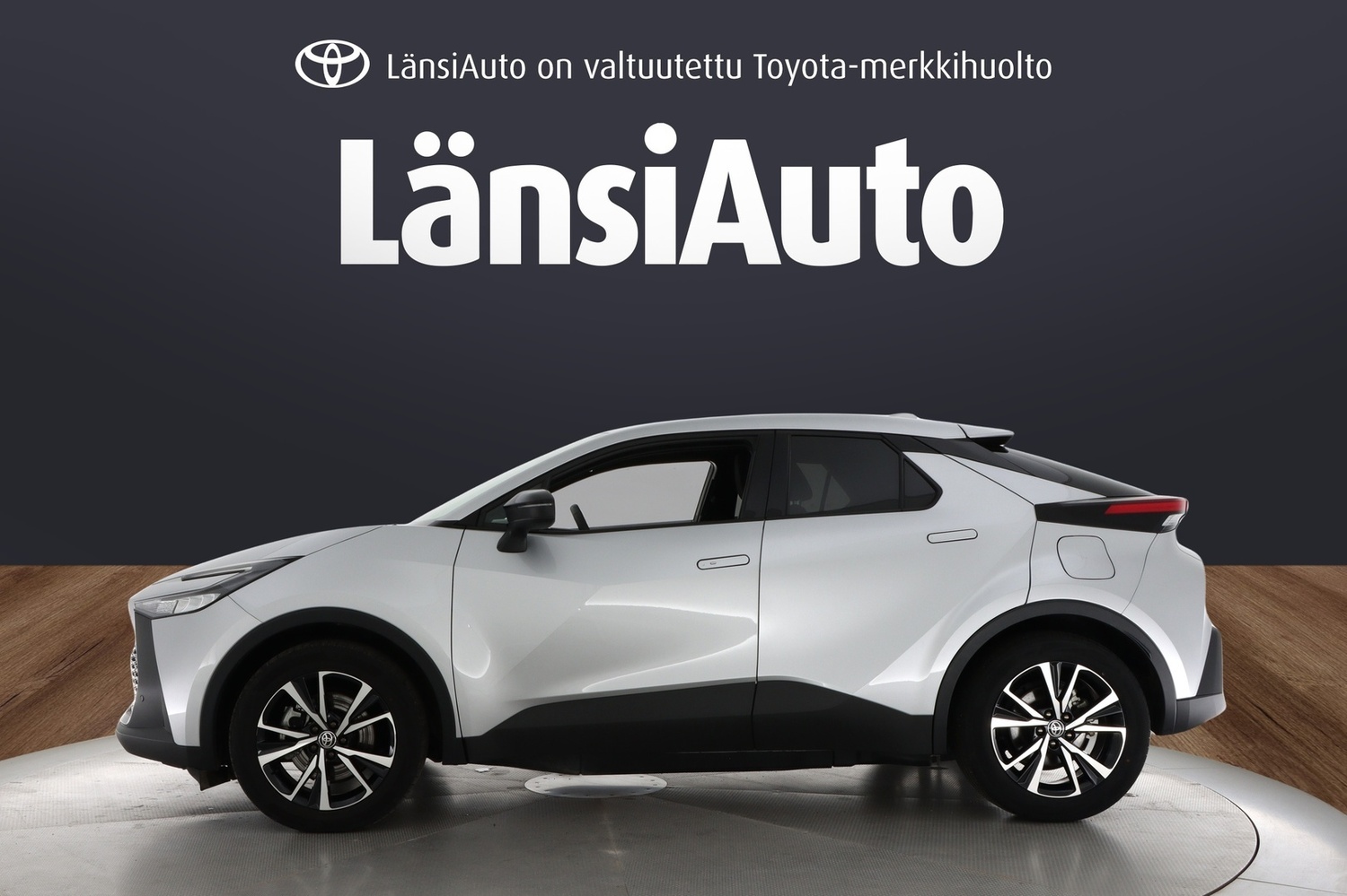 Toyota C-HR vaihtoauto