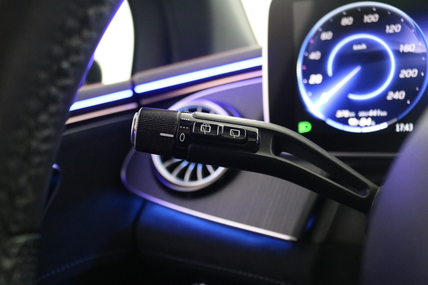 Mercedes-Benz EQE vaihtoauto