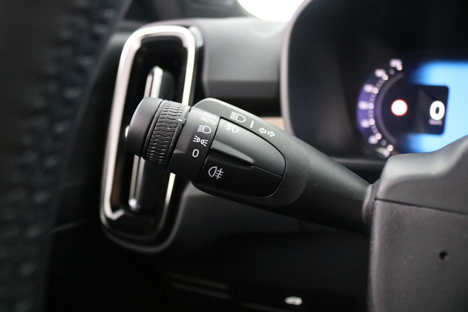 Volvo EX40 vaihtoauto