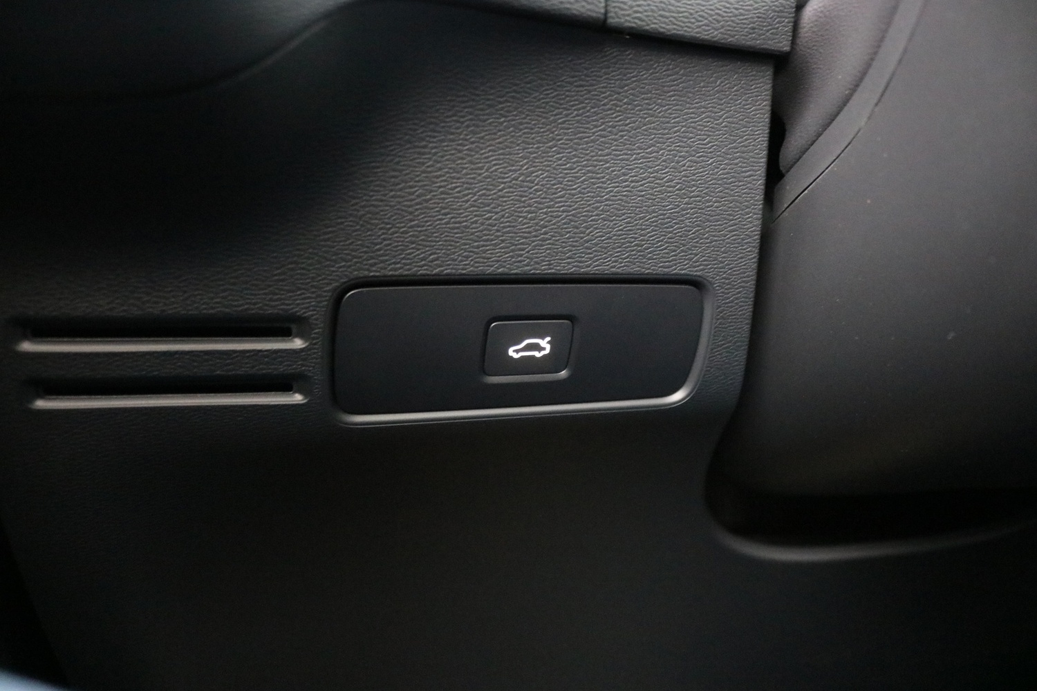 Volvo EX40 vaihtoauto