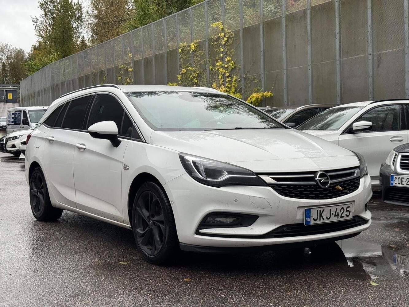 Opel Astra vaihtoauto