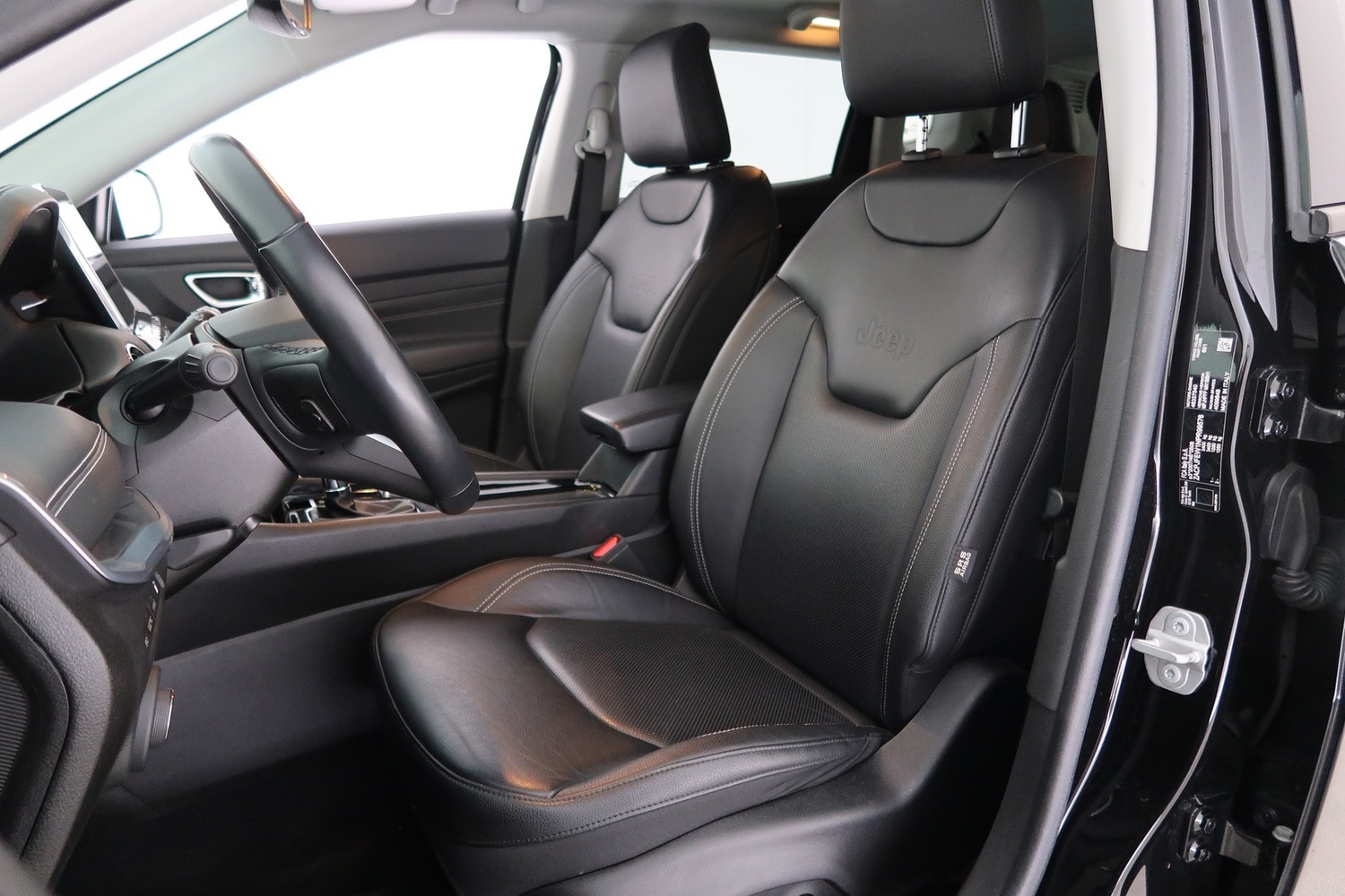 Jeep Compass vaihtoauto