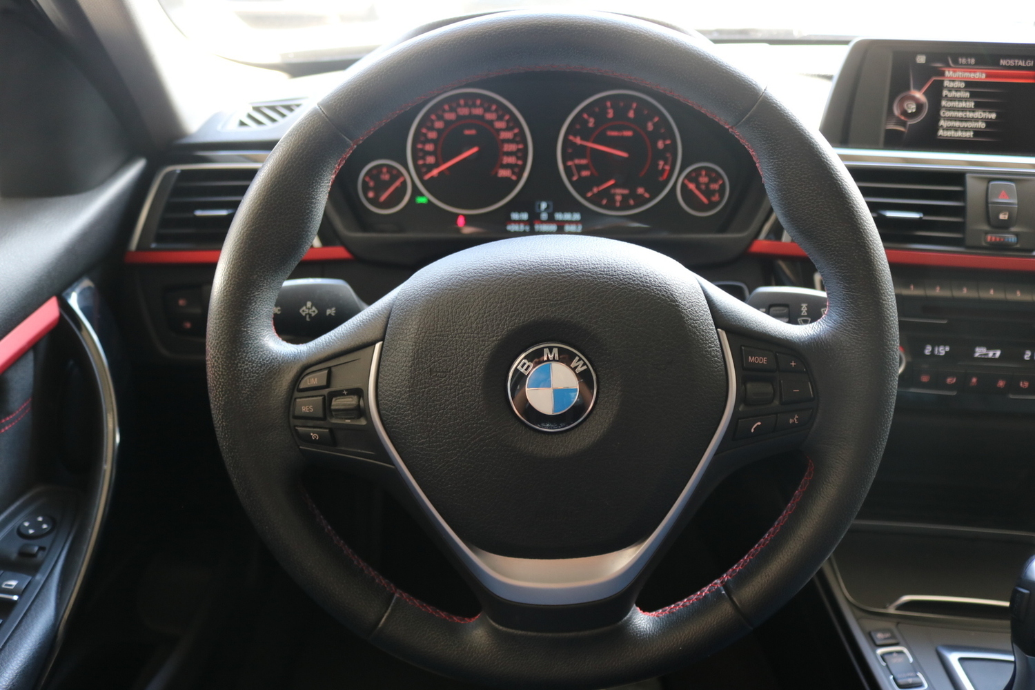BMW 320 vaihtoauto